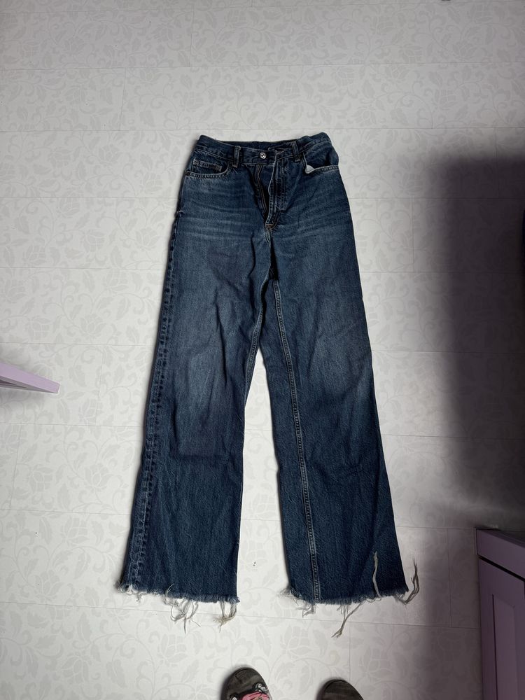 Дънки на марката Zara