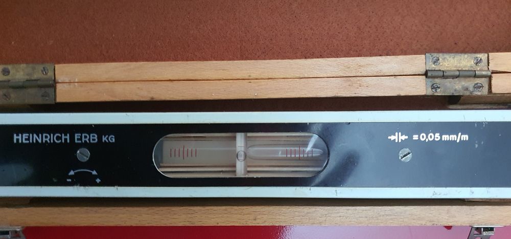 Nivela de precizie 0.05mm/m pentru reglarea masinilor unelte