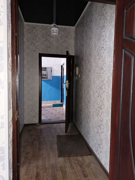 Yangi bozor yonida kvartira sotiladi