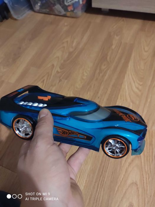 Mașinuță hot wheels spark racers