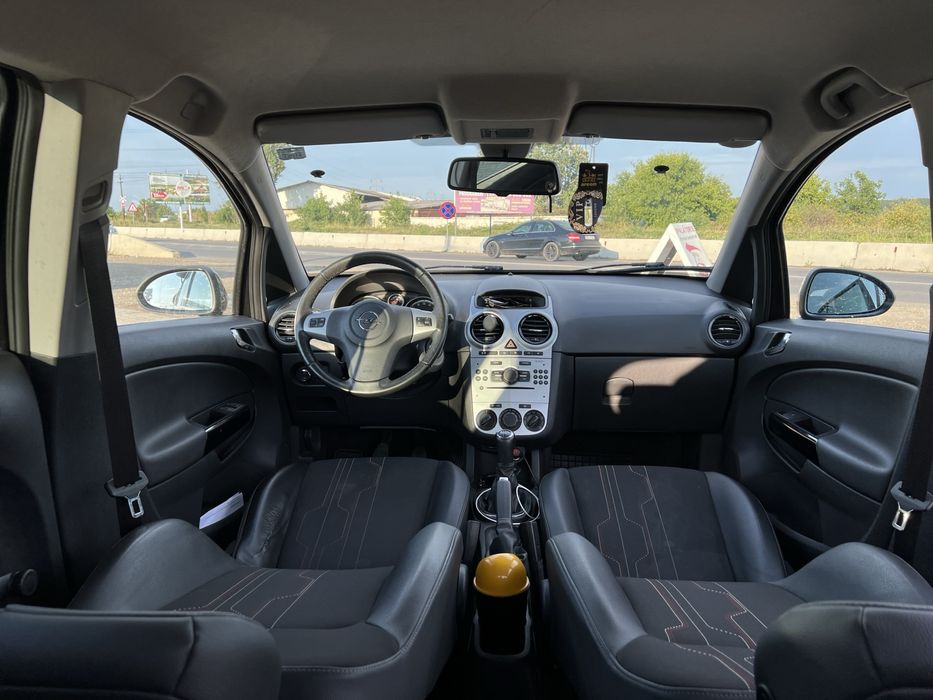 Opel corsa d 2012 benzina