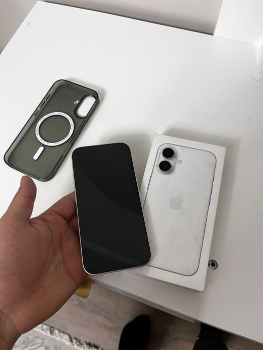 Iphone 16 128гб белый