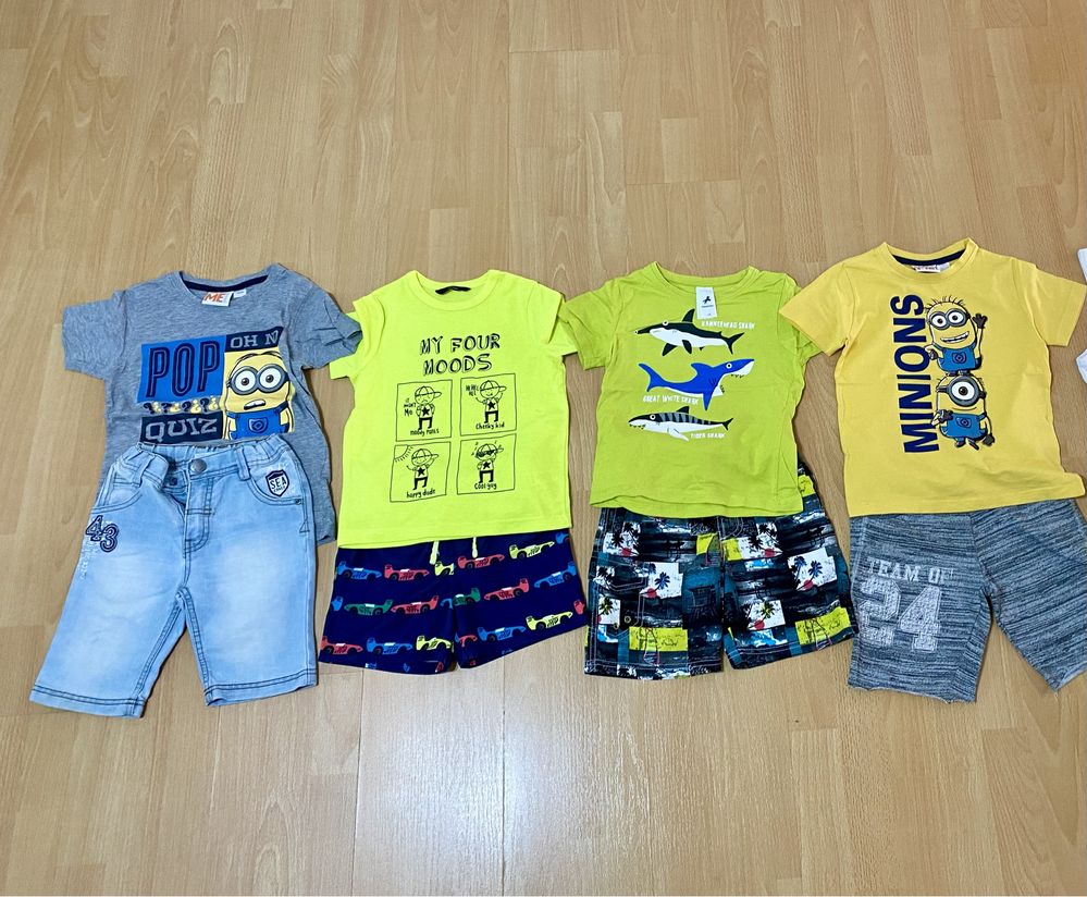 Set pantaloni scurti+ tricou Minion- marimea 110-116