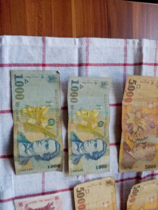 Vand bancnote si monezi romanesti