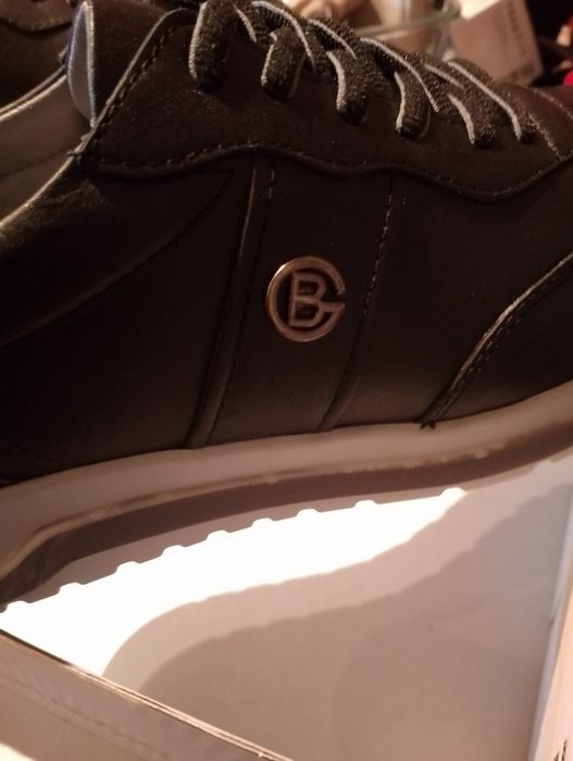 Продавам спортни обувки