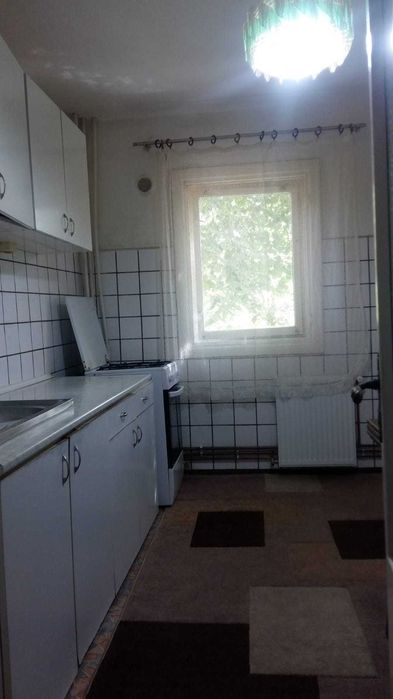 Proprietar închiriez apt 3 camere semidoc - zona Lipovei