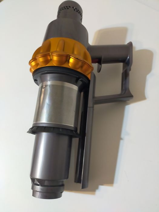 Dyson V15 _ corp cu motor
