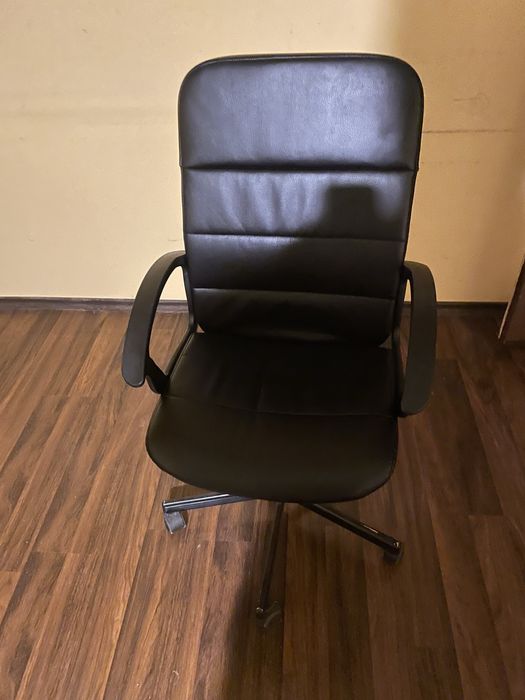 Стол офис за бюро