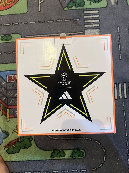 Vând minge noua adidas originala