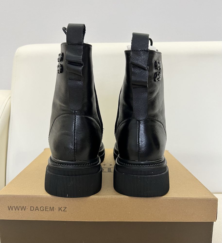 Ботинки зимние 37 размер (Dagem)