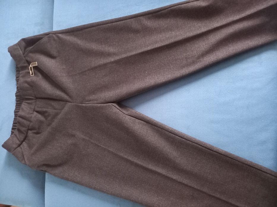 Продам брюки офисные .
