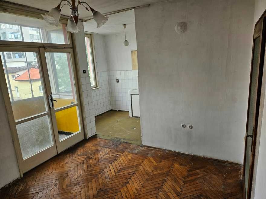 Продава се Тристаен апартамент в Габрово, Център - 85 кв.м за 565 €/кв.м - Снимка #10