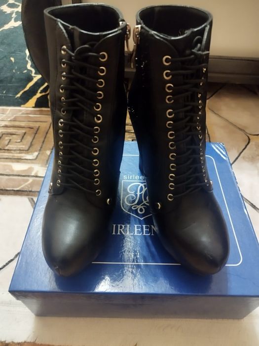 Сапожки осенние.