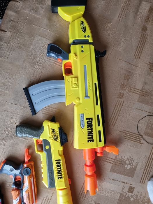 Arme nerf în stare foarte bună