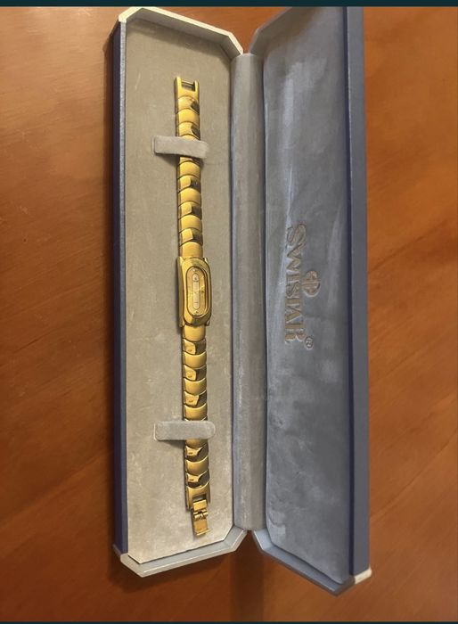 Продам кварцевые женские часы Swistar 23kcold