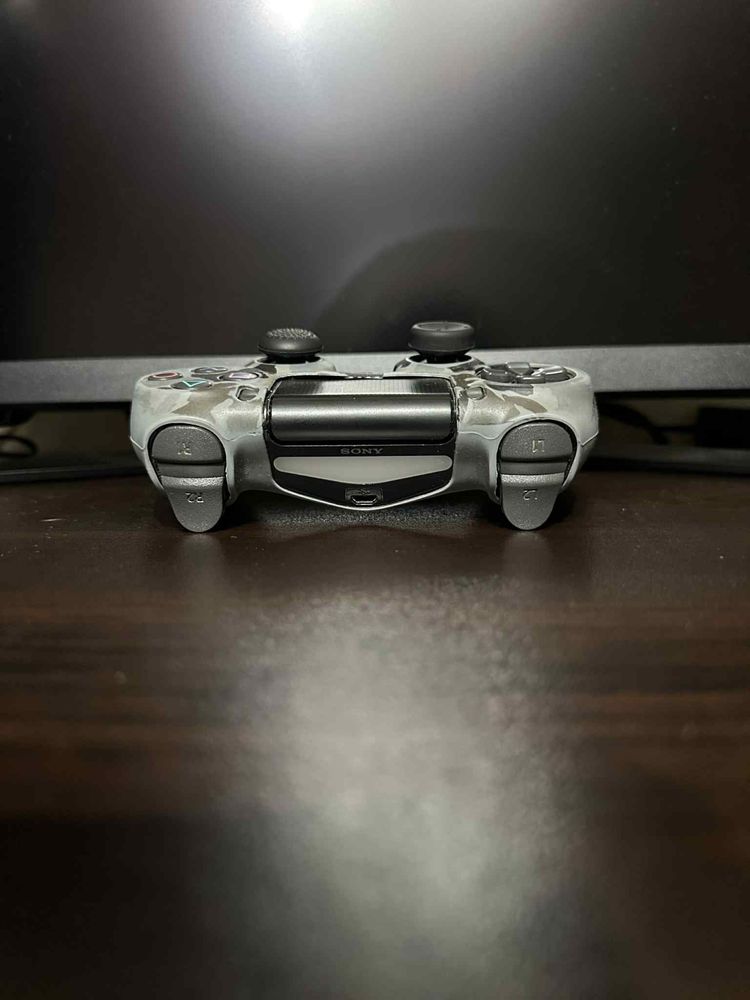 Playstation 4 slim 1 терабайт със два джойстика