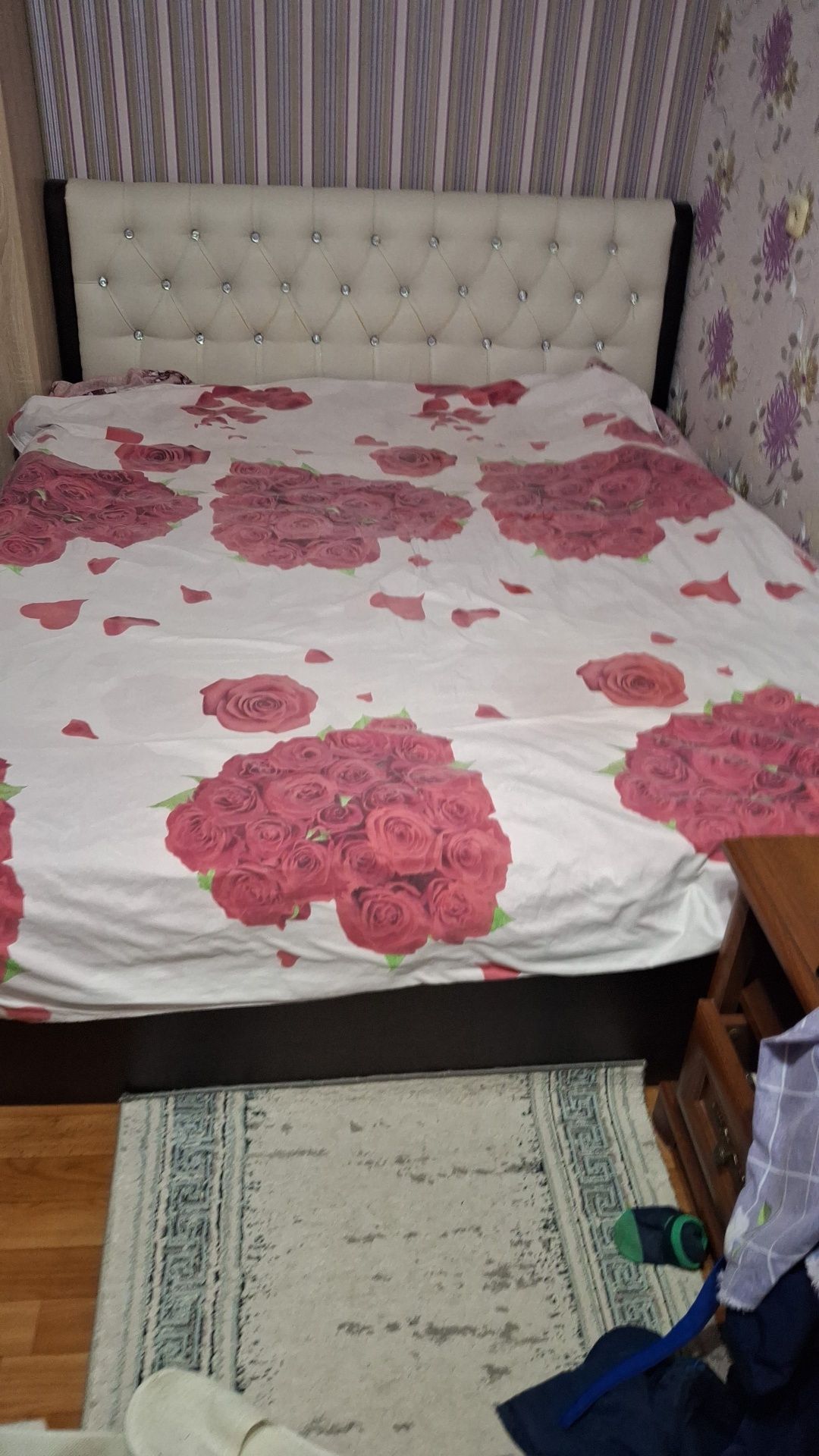 Продам кровать 2сп с матрасом