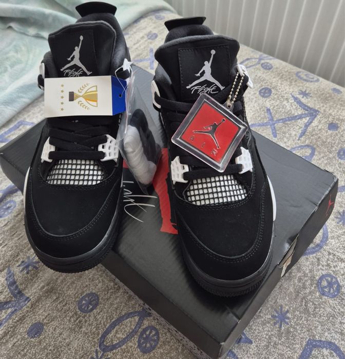 Jordan 4 white thunder