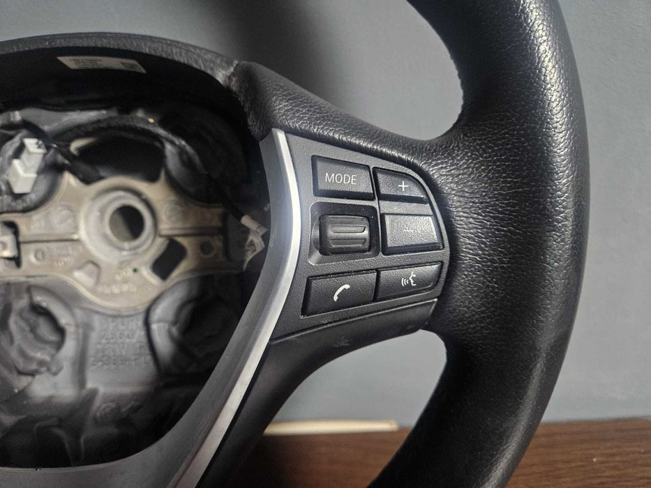 Volan sport cu comenzi BMW seria 1 f20 f21 F30 F31 complet xy