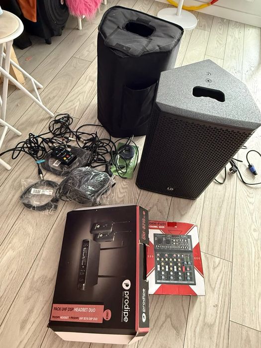 Vand boxa + mixer + lavaliere profesionale