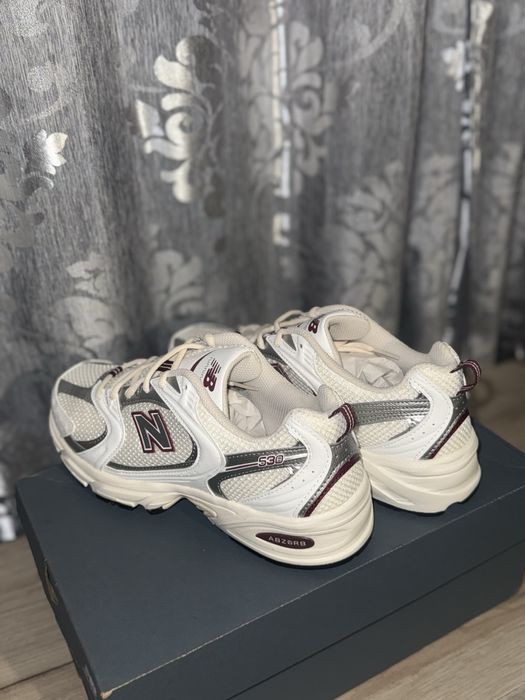 New Balance 530.