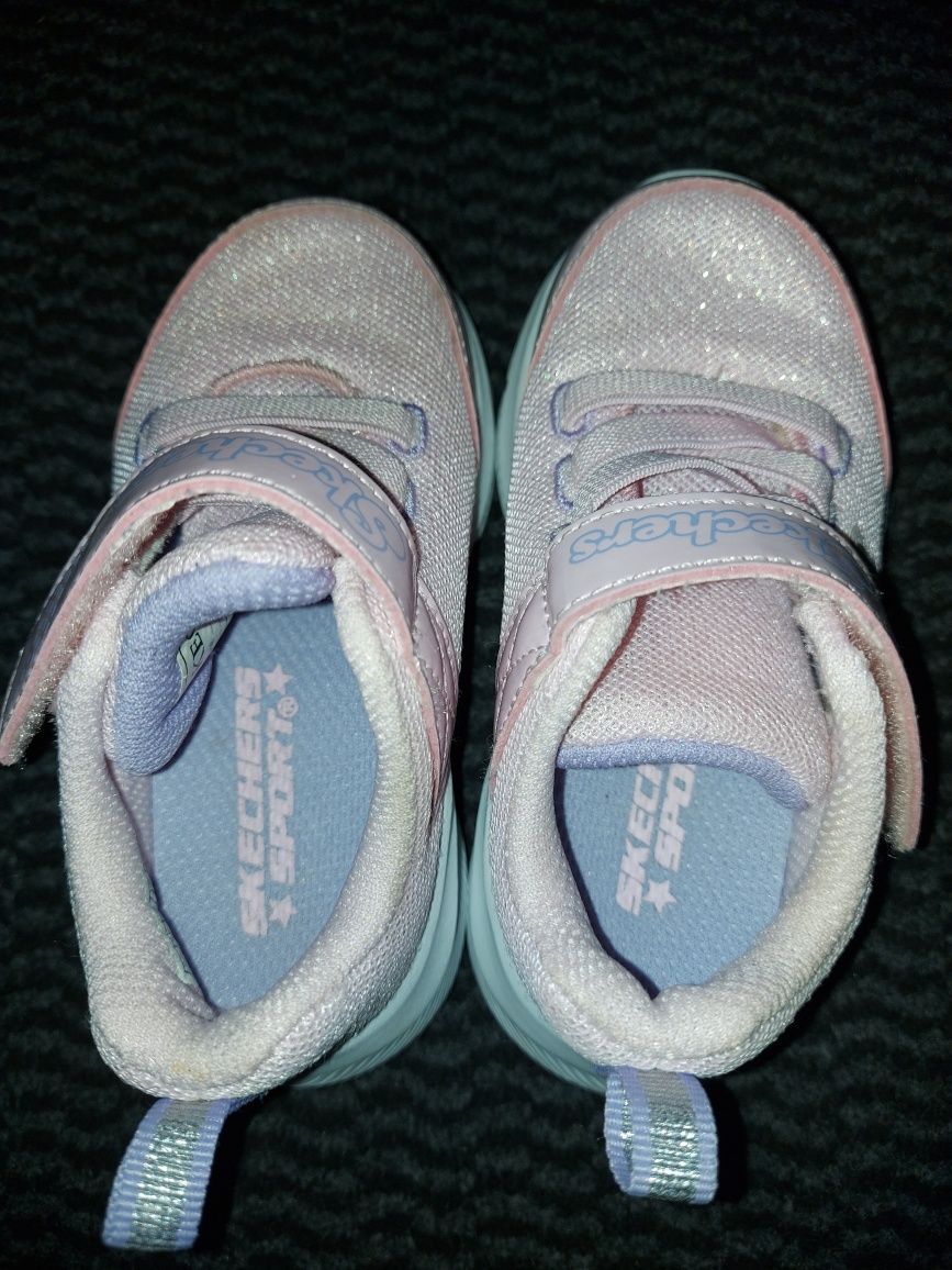 Incaltaminte skechers mărimea 22
