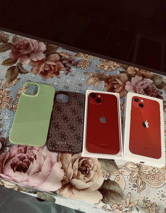 Buna ziua vand IPhone 13