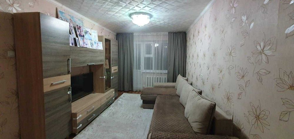 2х комн квартиру улучшенной планировки в 3А микрорайоне,  НЕ угловая.