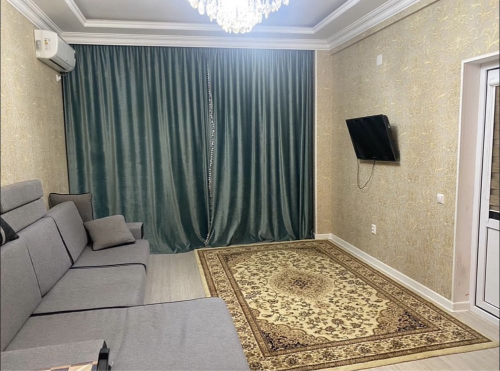 Продам диван с подушками