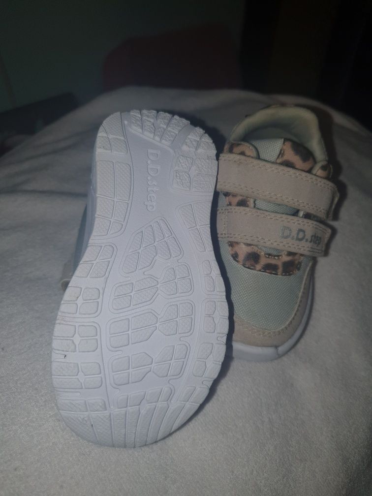 Adidași copii de vânzare