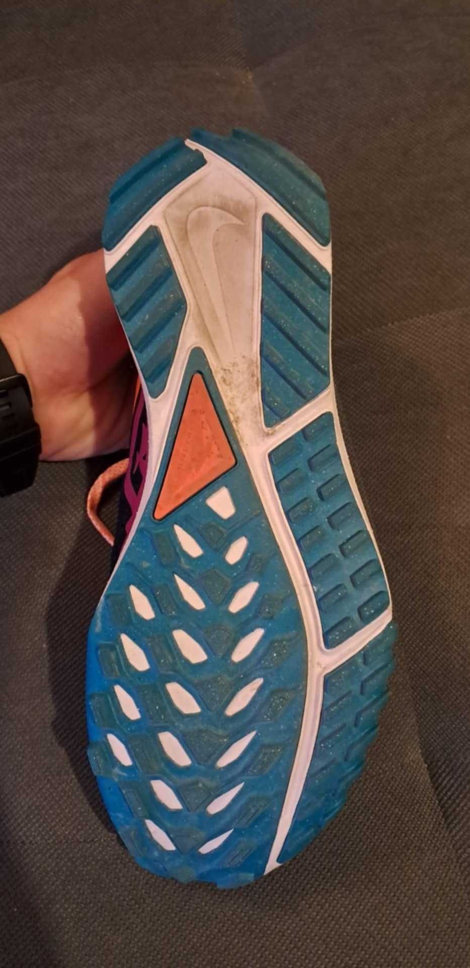 Маратонки за планинско бягане на Nike 43 номер