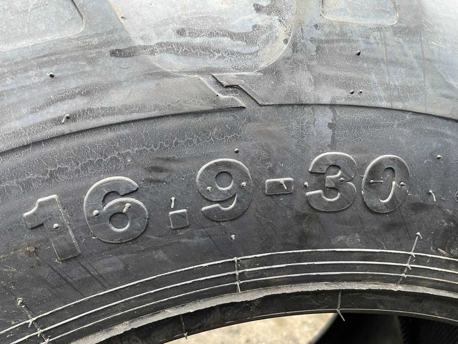 Anvelope noi agricole de tractor spate cu 10PLY 16.9-30 OZKA