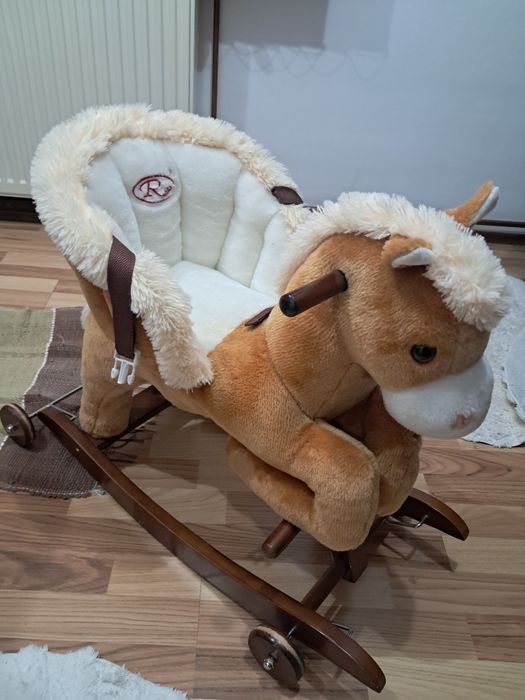 Vând căluț balansoar în stare foarte buna