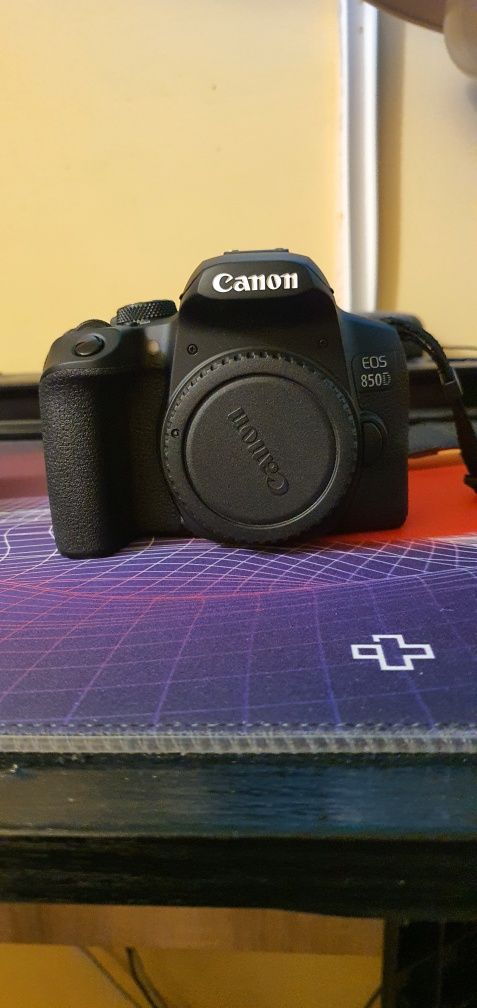 Aparat foto Canon EOS 850D