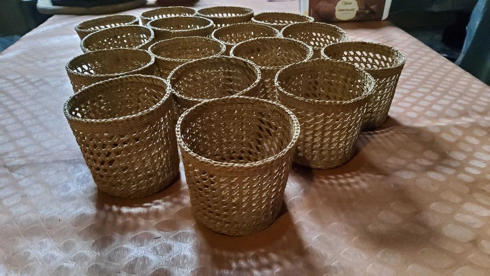 Поставки за чаши