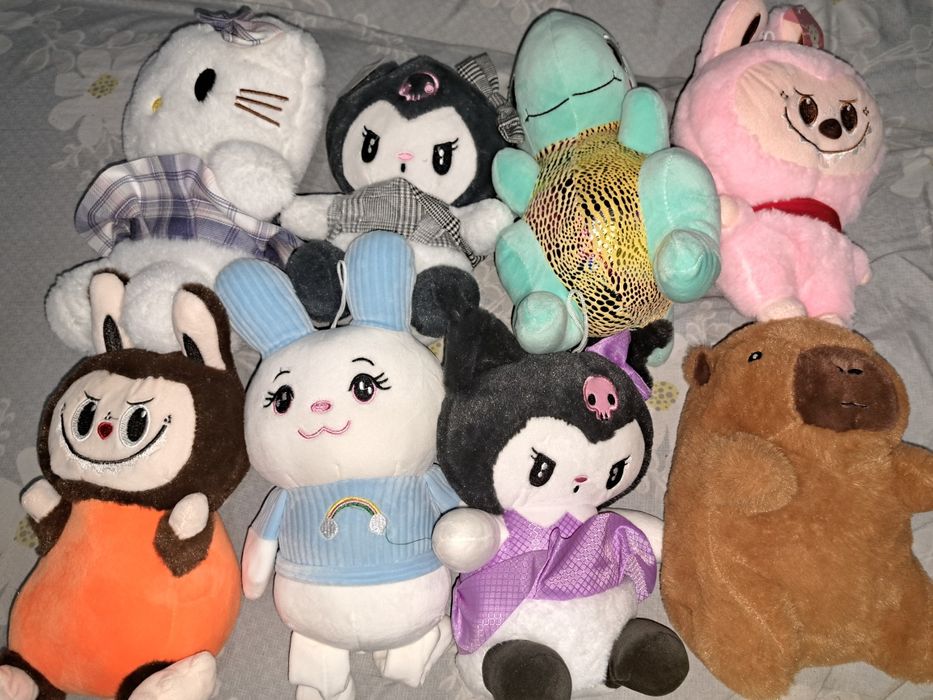 Продам игрушки  40 шт