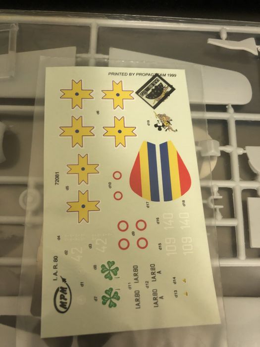 Kit avion I.A.R. 80A 1/72