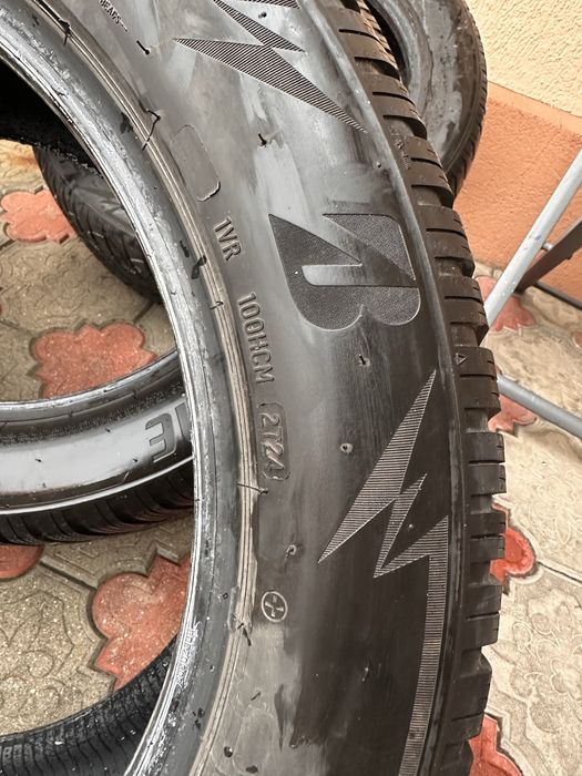 Anvelope iarnă 235/55/19 cu 255/50/19 Bridgestone dot 2024