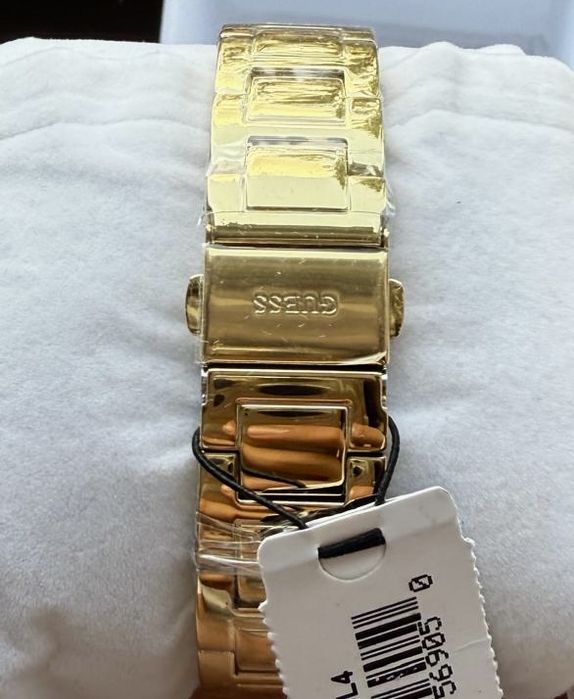Ceas Guess nou, cu ambalajul original