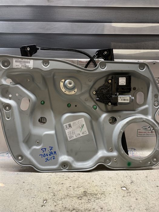 macara geam stanga fata  volkswagen touran - motorina 2012