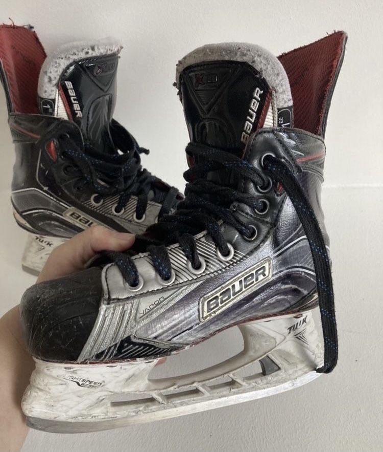 Хоккейные коньки BAUER X900