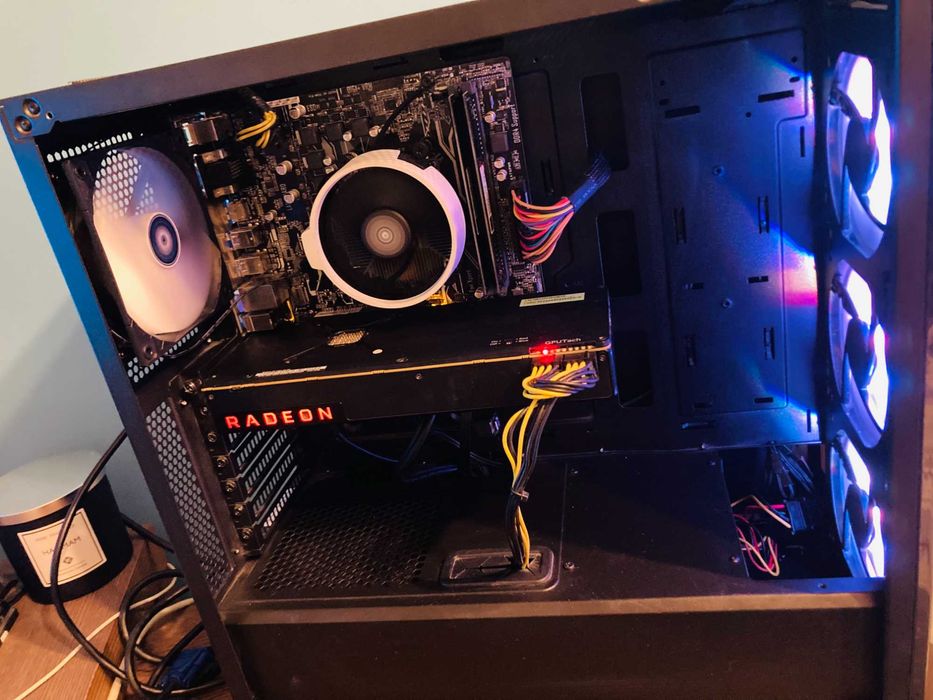 Геймърски Ryzen 5 1600AF ,Vega64 8GB,16GB RAM,256 m.2 SSD+2TB HDD,WIFI