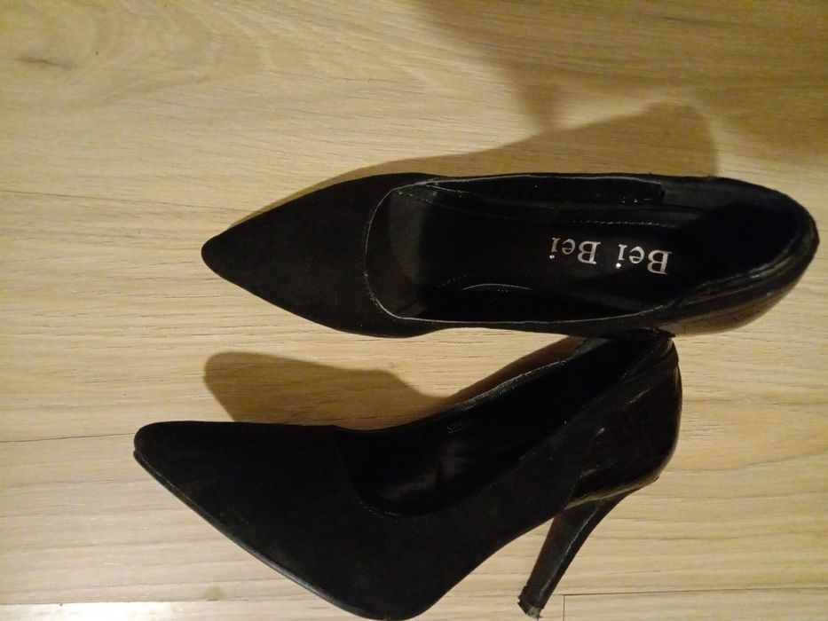 Pantofi cu toc subțire comozi