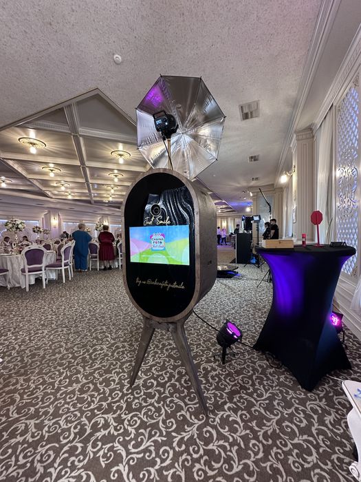 Cabina Foto Just Smile Iasi, platforma 360, fumul greu valsul mirilor