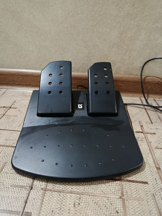 Игровой руль для компьютера