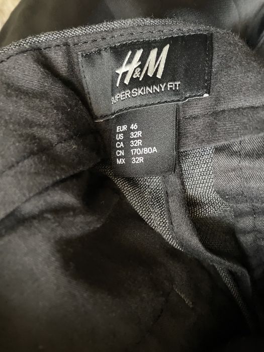Costum H&M gri închis