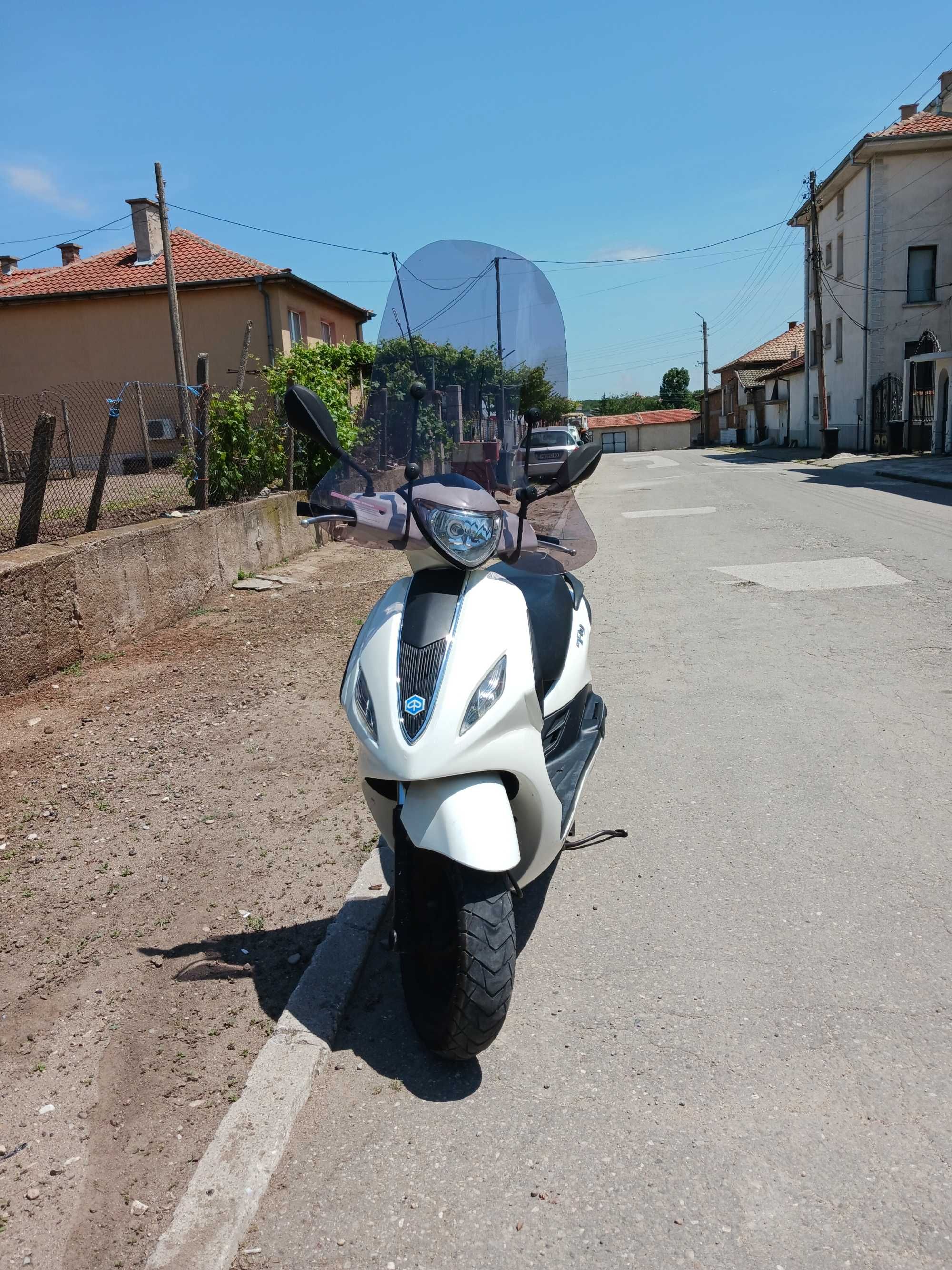 Мотоциклет Piaggio Fly