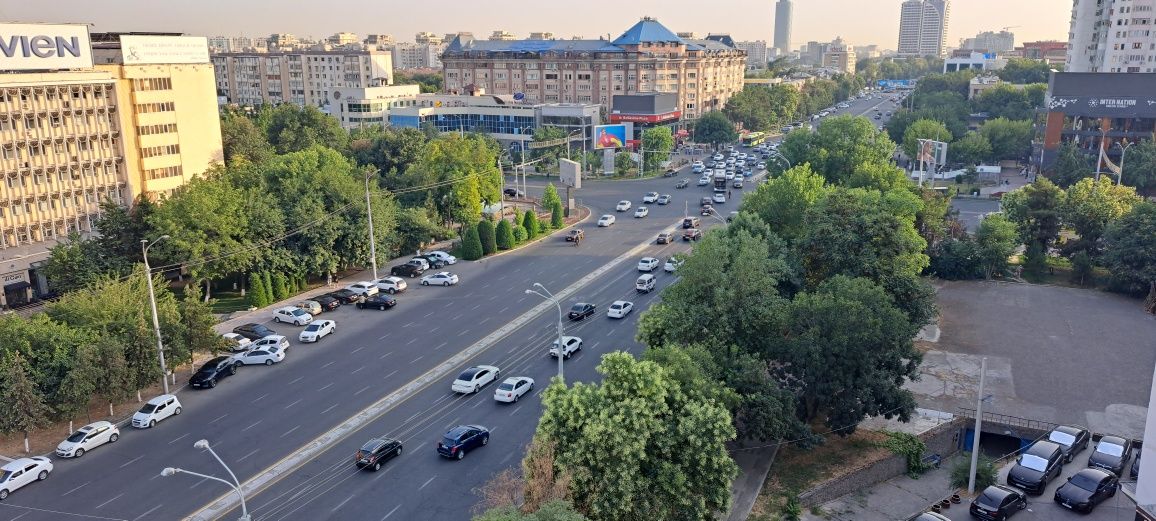 9-этаж. 1 комнатная. 55 кв.м. без ремонта.