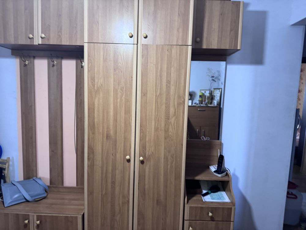 Прихожая б/у в хорошем состоянии