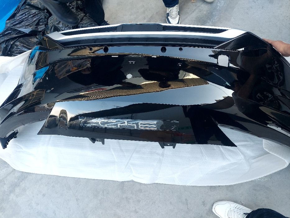 Byd va lixiang tayyor hitoyda bòyalgan bamperlar